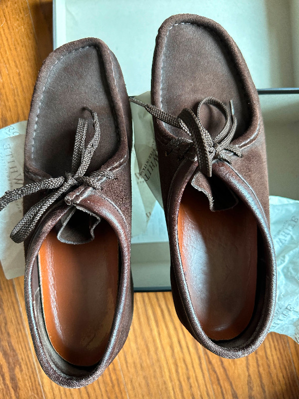 USED - Clarks Suede Wallabee Men's Size 10 in Men's Shoes in Markham / York Region - Image 2