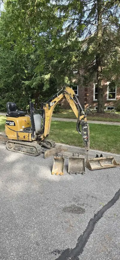 2018 CAT 300.9D MINI EXCAVATOR for sale comes with 3 CAT buckets 2 digging buckets and 1 smooth buck...