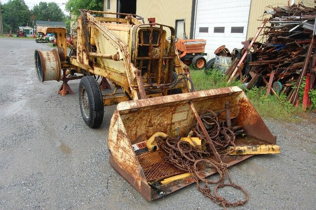 Chargeur pour tracteur White/Oliver dans Pièces et accessoires pour équipement lourd  à Granby - Image 4