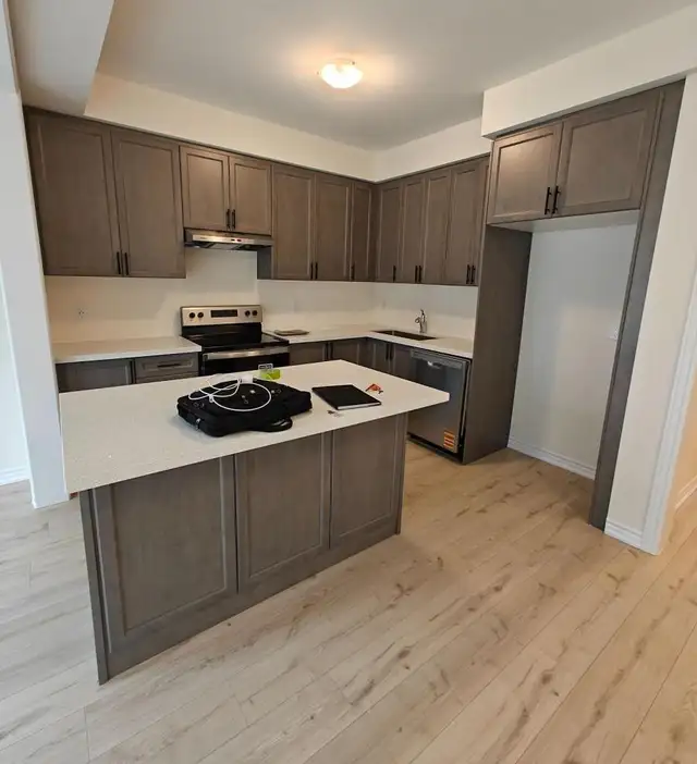 Female Only - Private Room For Rent in Room Rentals & Roommates in Kawartha Lakes - Image 8