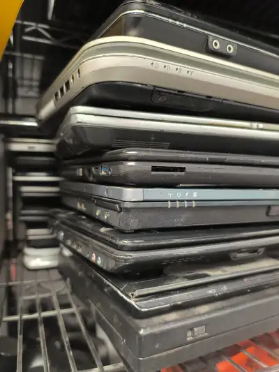 Lot of 23 Older Laptops, please make offer, View more