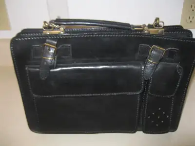 REDUCED: NEW black genuine leather purse brought from Italy, View more
