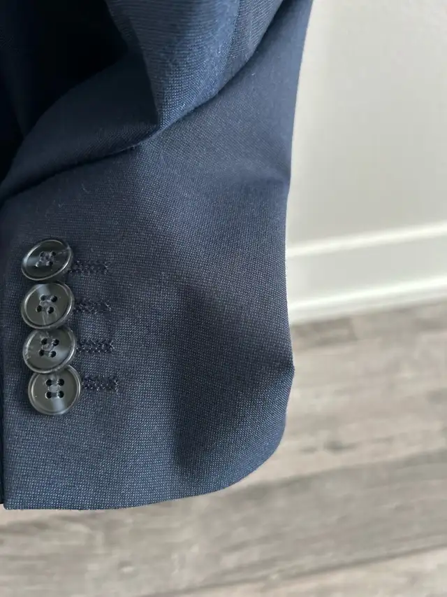 Men’s H & M navy blue suit, Size 38R, Skinny fit in Men's in City of Toronto - Image 3