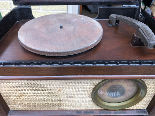 Antique Canadian General Electric Broadcast Receiver in Other in City of Toronto - Image 3