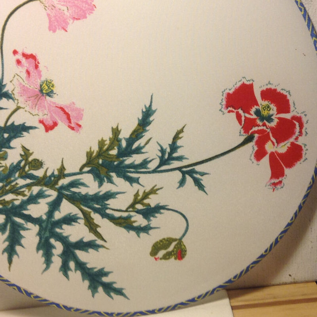 Vintage Chinese Silk Screen Round Paddle Fans in Arts & Collectibles in Vancouver - Image 2