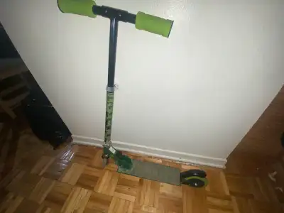 Trotinnete verte pour enfants