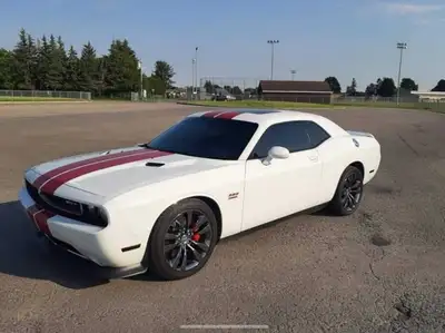 2013 Dodge Challenger SRT8 6.4 Litre 392 Hemi -The engine needs repair. Checked by a professional me...