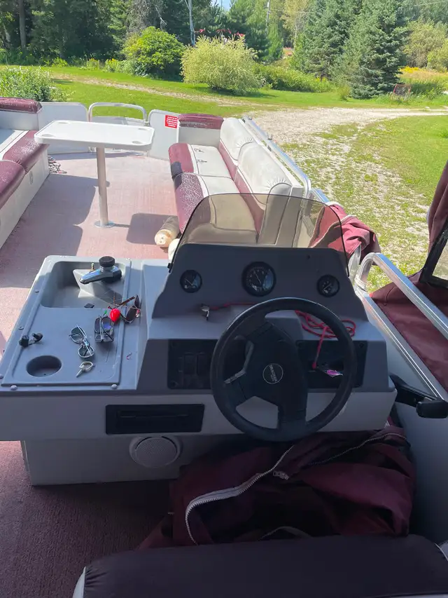 Pontoon boat-24 foot in Powerboats & Motorboats in Sudbury - Image 8
