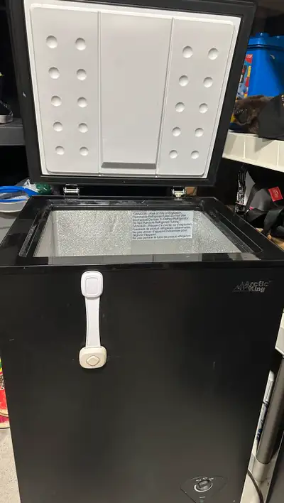 Apartment size freezer In good condition works good just upgraded to a bigger size