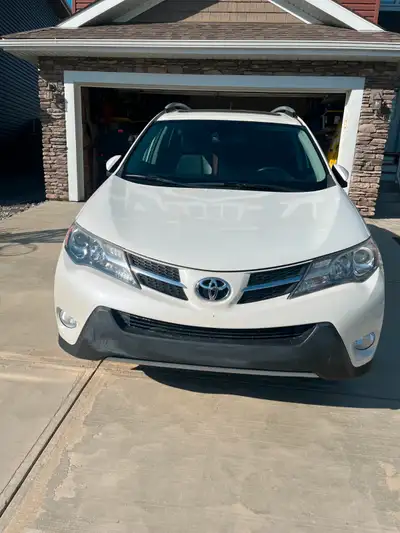 Toyota Rav4 2015 Limited has clear title an active status. The vehicle has no mechanical problem, ru...