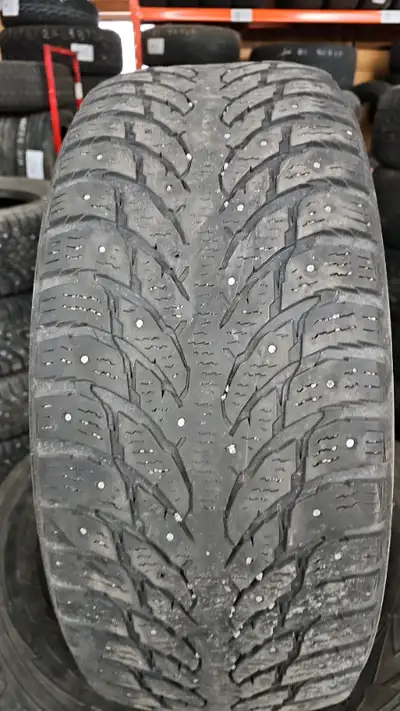 4 pneus d'hiver P245/60/18 109T Nokian Nordman North 9 SUV 50.0% d'usure, mesure 6-7-7-6/32, à clous...