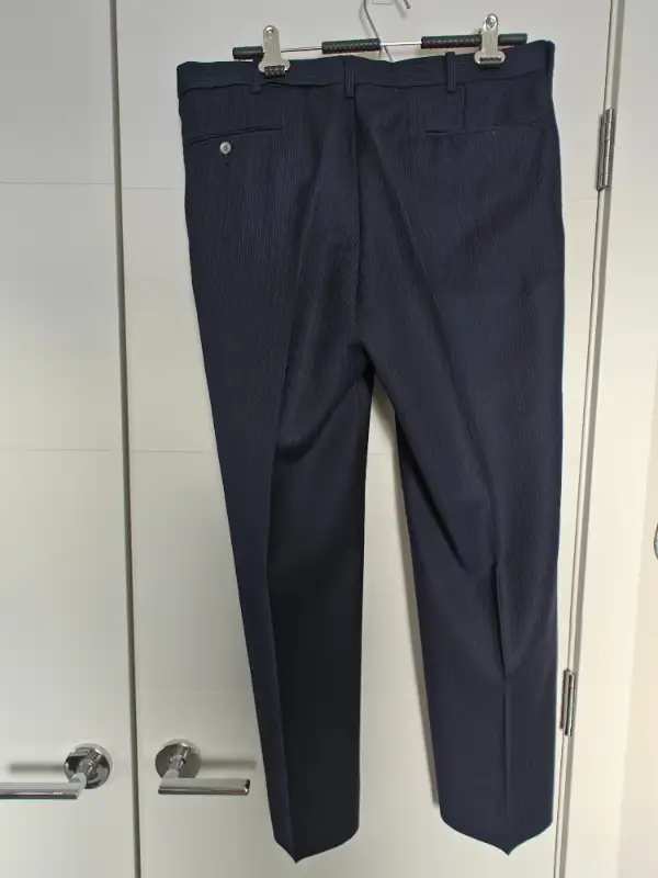 Wm H Leishman Men Formal 3 Piece Wool Suit - 42 Jacket 34 Pants in Men's in Calgary - Image 10