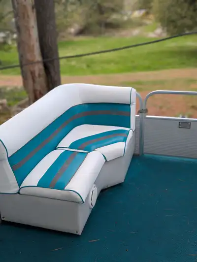 A very nice boat for the age, in excellent condition, great for family or fishing, has a fish finder...