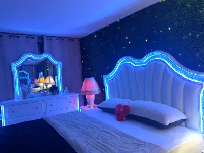 Preferably for female student while other roomate/tenant is female universty Student. Available now...