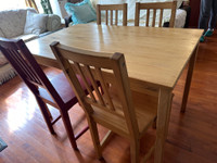 Dropoff: finning table with 4 chairs 
