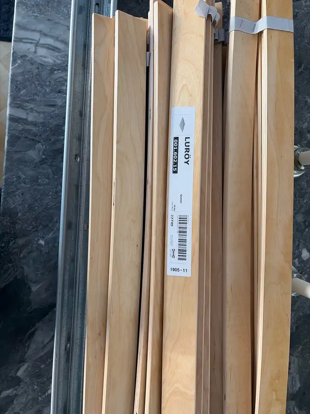 Ikea Luroy in Beds & Mattresses in City of Montréal - Image 2