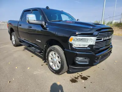 2023 Dodge Ram 2500 Laramie, crewcab, only 12 KM, fully loaded, 6.4 L Hemi, auto, 4x4, Navigation, b...