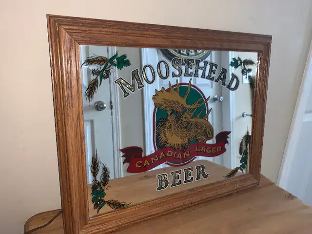 Vintage Moosehead Beer Bar Light Up mirror Mint in Arts & Collectibles in Calgary - Image 9