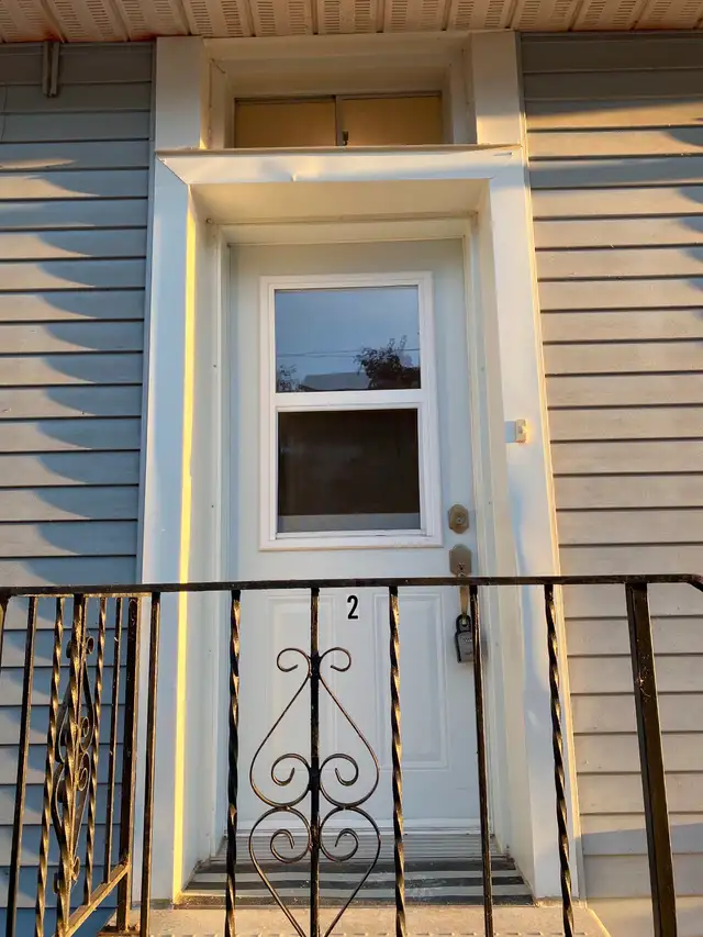 Freshly Renovated 1 bed and 1 bath Apartment