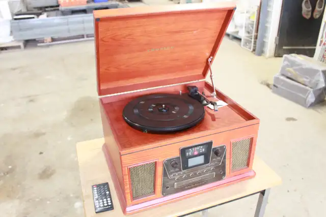Record Player in General Electronics in Kitchener / Waterloo - Image 3