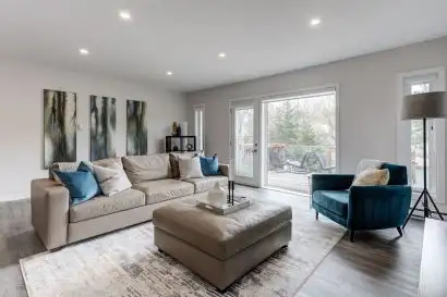 Fully revovated bright, spacious 2 bedroom apartment in the south end. All inclusive rent. All utili...