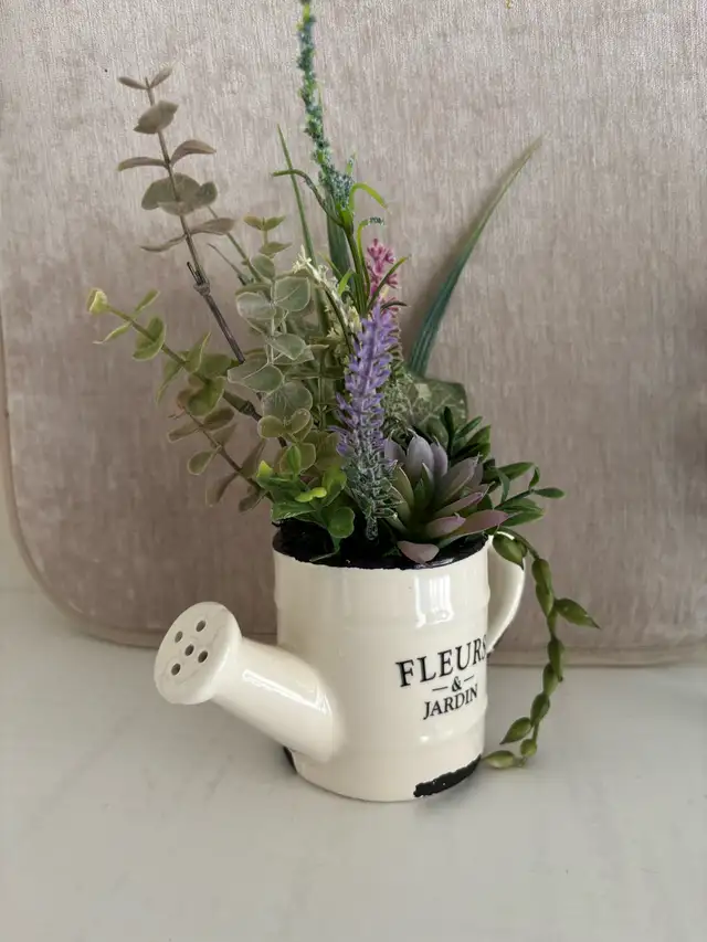 Fleurs & Jardin Watering Can with floral  in Hobbies & Crafts in Oakville / Halton Region - Image 3