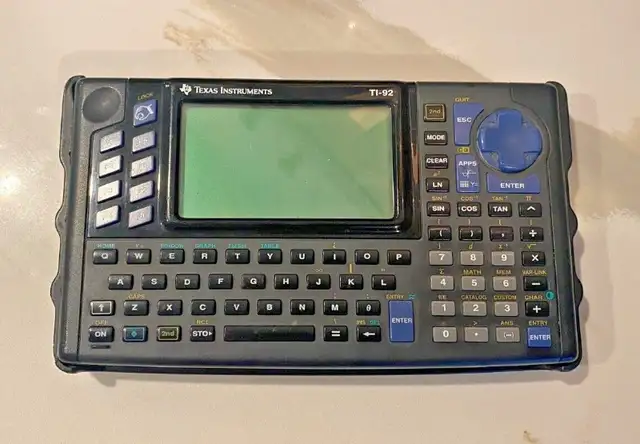 Texas Instruments TI-92 graphic calculator in Other in Mississauga / Peel Region - Image 3