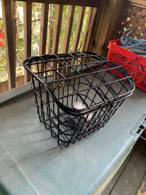 Bicycle Basket with Detachable  Cover in Other in North Bay - Image 3