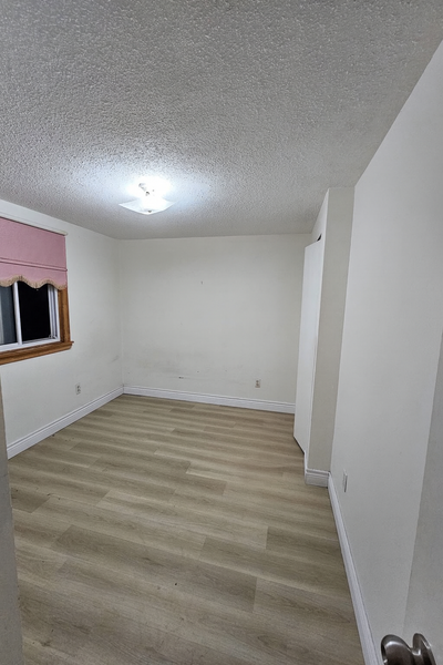 Hi everyone! 1 bedrooms (furnished) available for rent in a newly renovated 5 bedroom house, 1.5 bat...