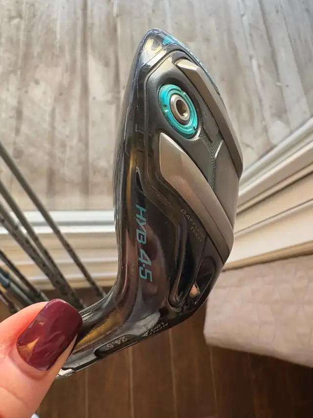 Women’s Right Handed Cobra King F7 irons 5-S plus A & Lob. in Golf in Ottawa - Image 3