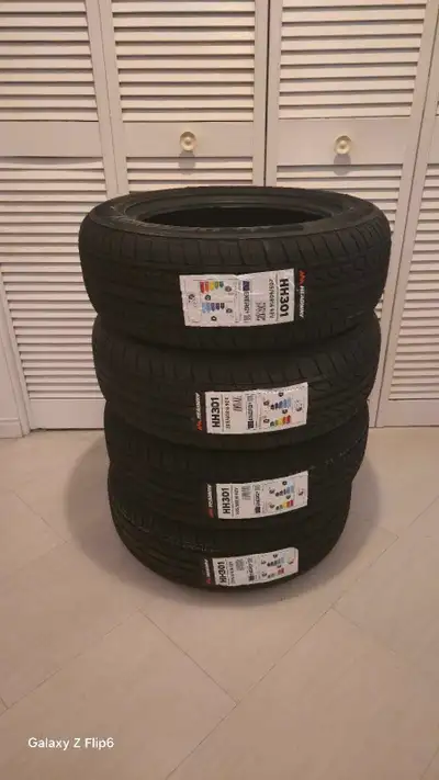 pneu d'été 205 60 R 16 jamais utiliser jamais mis sur des rimes ou des jantes . Je peut inclure des...