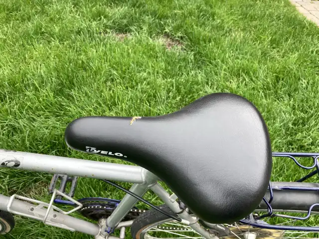 velo de route besoin d’amour in Road in City of Montréal - Image 3