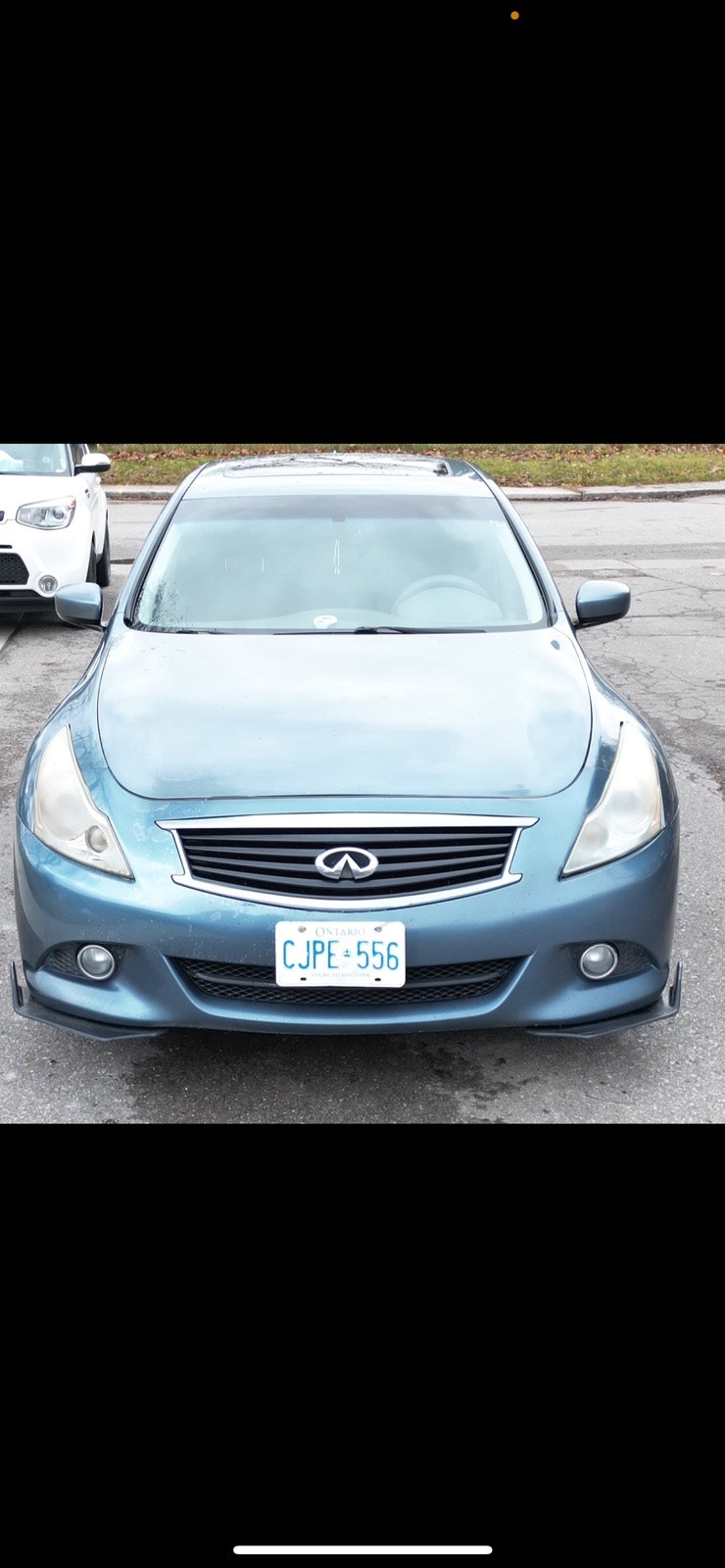 Infiniti G37 2010 photo 2
