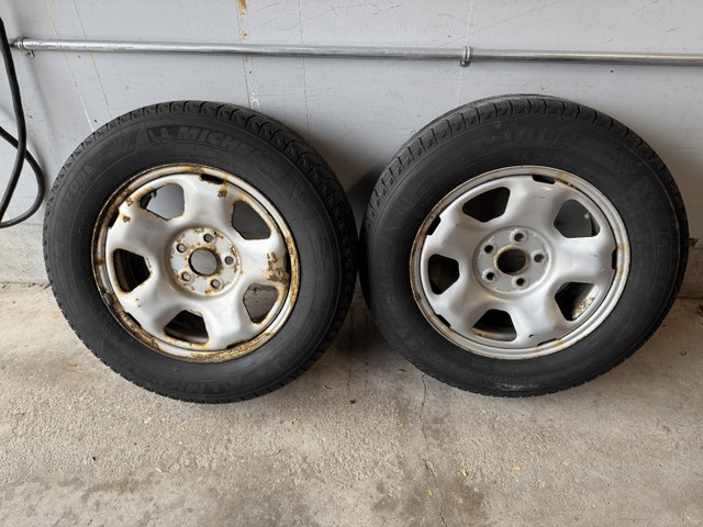 Winter Tires 235/65 R17  On Steel Rims in Tires & Rims in Kitchener / Waterloo