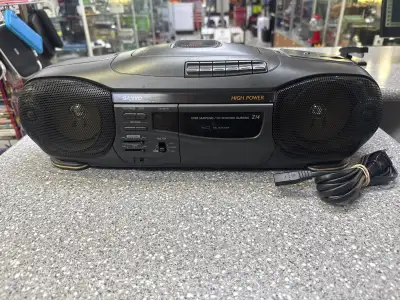 Sanyo MCD-Z14 Radio/Cassette CD player boombox, View more