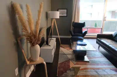 Fully Furnished 2 bed room by Subway