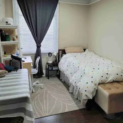 JUNE-AUGUST 2025 SUBLET - 1 Bedroom in All-Girls House