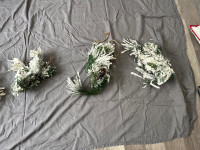  5 Christmas Wreath Pieces 