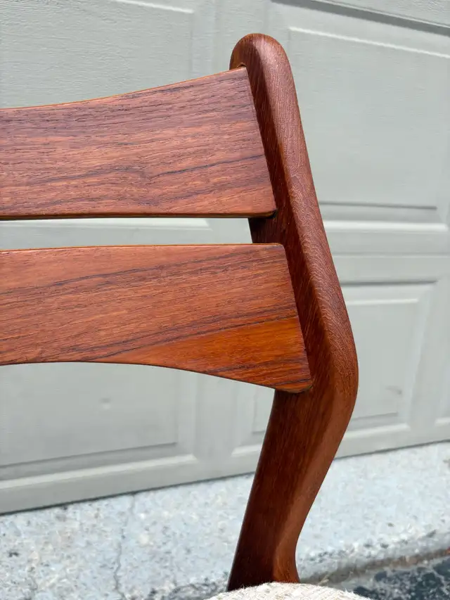 Teak Vintage Mid Century Modern Dining Chairs  in Dining Tables & Sets in Oshawa / Durham Region - Image 4