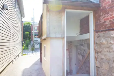 Charming 1-Bedroom Basement Apartment in Sandy Hill – Ideal for