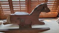Cheval à Bascule en Bois Rustique - Solid Wood Rocking Horse
