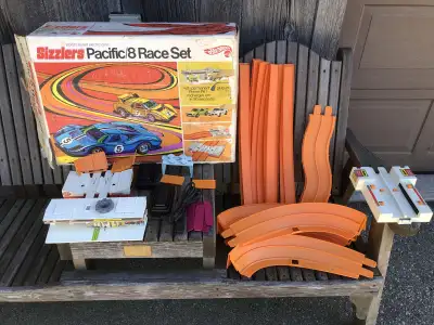 Vintage Hot Wheels Redline Sizzlers Pacific 8 Race Set Toy Cars, View more
