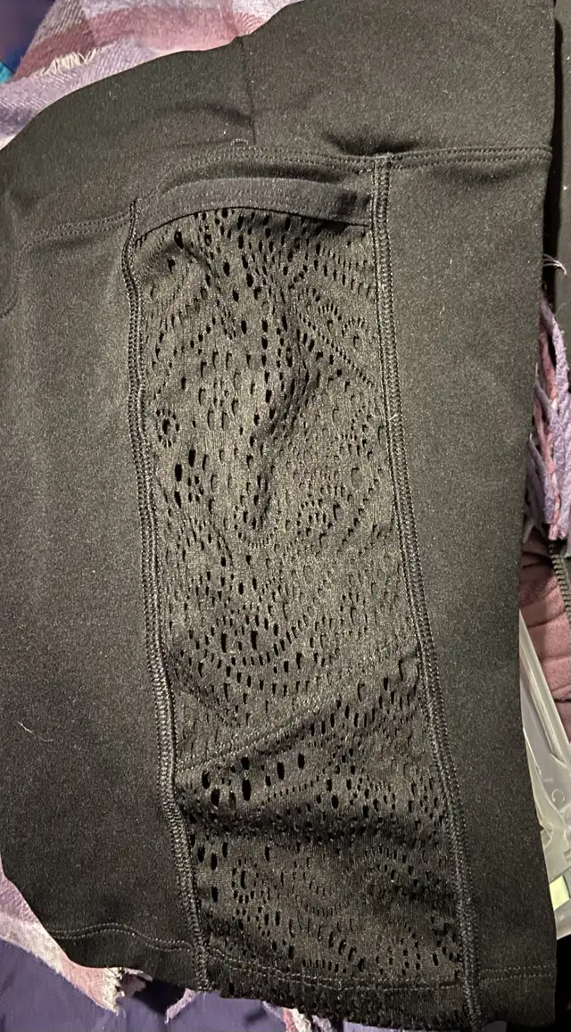 PINK Sport biker shorts sizeXS in Women's - Bottoms in City of Toronto - Image 6