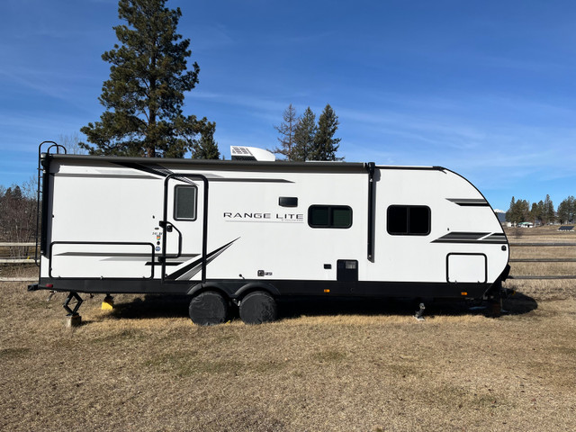 2021 Highland Ridge Open Range 241BH Trailer in Travel Trailers & Campers in Cranbrook - Image 2