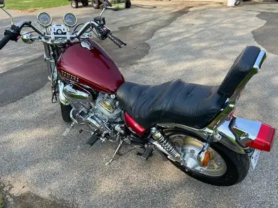 Yamaha Virago XV1000, 1984 spécial édition, 74 191 Kilomètres. Bonne condition, entretien minutieux...