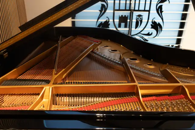 Steinway & Sons Model A (2012) in Pianos & Keyboards in City of Montréal - Image 7