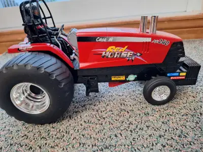 Superbe réplique 1/16 du tracteur de tire Case IH MX 240 des frères Blagrave du Texas , le RED HORSE...