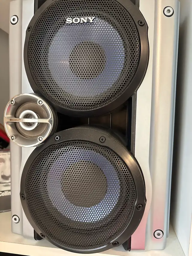sony stereo mhc- gx450 in General Electronics in Markham / York Region - Image 3