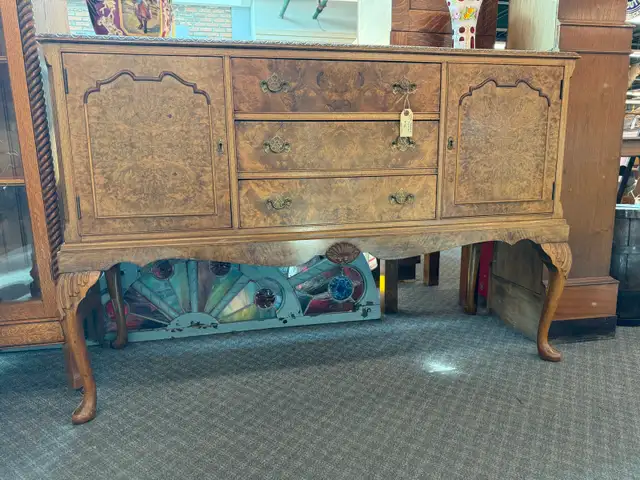 Vintage walnut sideboard  in Hutches & Display Cabinets in Edmonton - Image 2