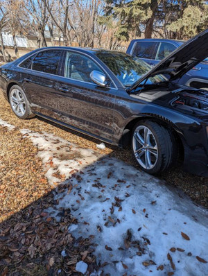 2015 Audi S8 Black on black